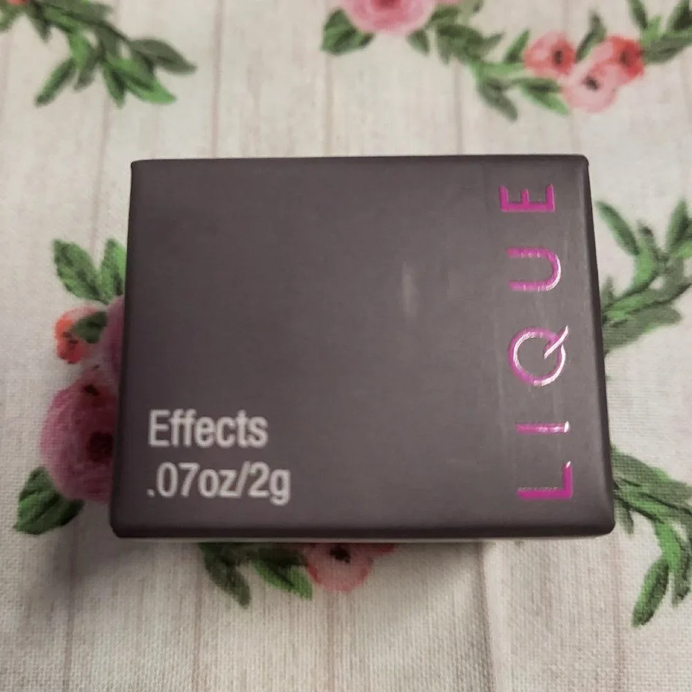 Lique Cheek and Eye lid Powder Angel